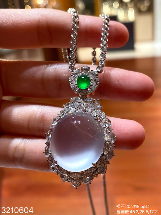 3210604，玻璃蛋面吊坠。具体价格微信咨询 商品图1