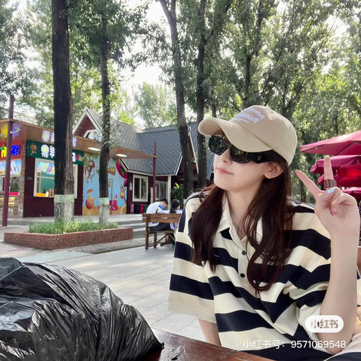 𝐩𝐫𝐚𝐝.𝐚 墨镜🕶️ 商品图2