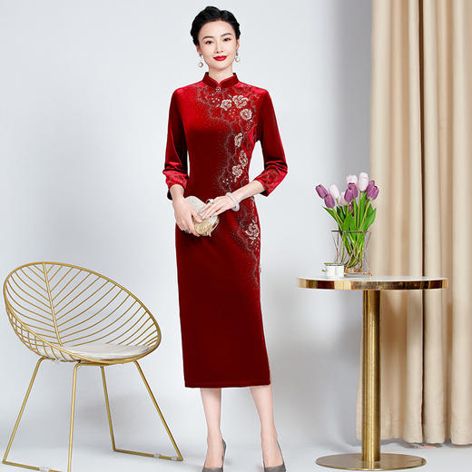 MLY-60971新款立领改良金丝绒旗袍喜婆婆婚宴连衣裙 商品图0