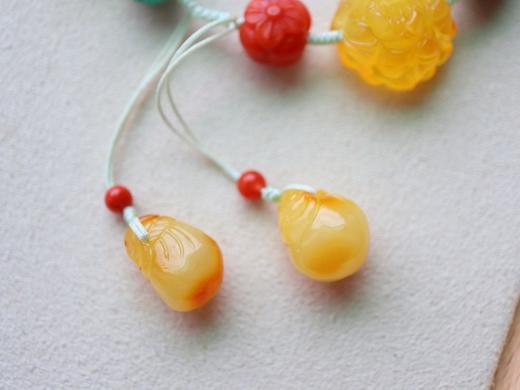 D477031 天然无优化蜜蜡雕刻牡丹花编织手串   天然南红雕刻双面金鱼，天然碧玉雕刻莲花牌，蒙松雕刻金钱珠，天然无优化蜜蜡钱袋尾链 尺寸约18mm，总重15.8克 特价💰635 商品图6