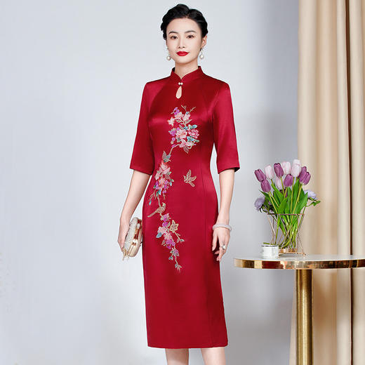 MLY醋酸缎改良妈妈岳母婚宴立领旗袍礼服过膝显瘦气质喜婆婆红色礼服 商品图1
