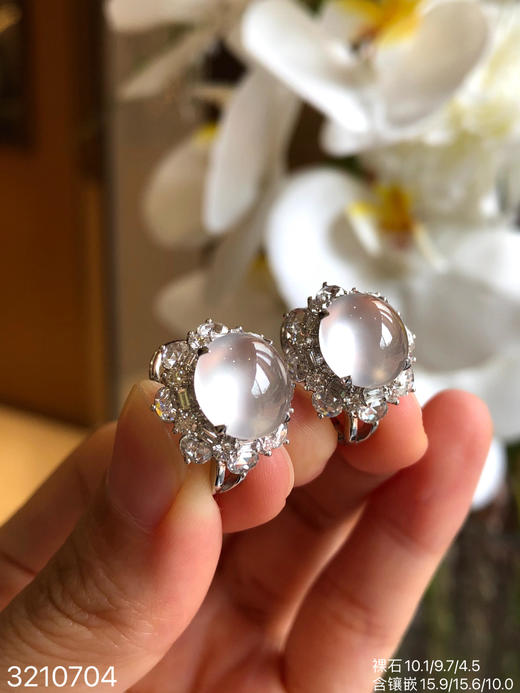 3210704，玻璃蛋面耳钉。具体价格微信咨询 商品图5