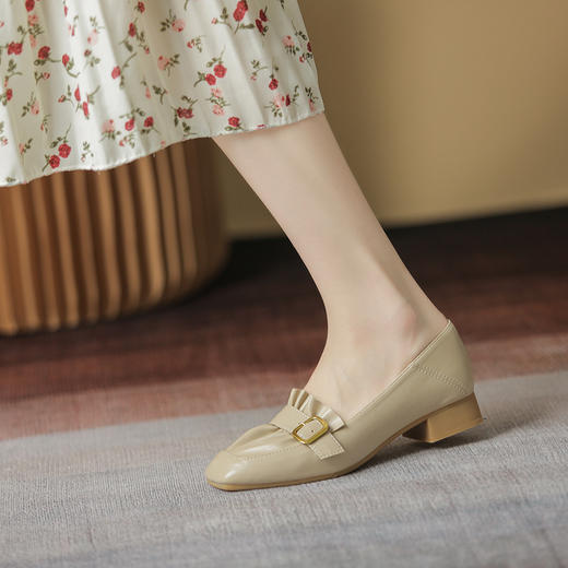 「三款配色！简约设计」方头粗跟单鞋 女春夏新款方扣褶皱浅口中跟奶奶鞋女工作鞋 商品图0
