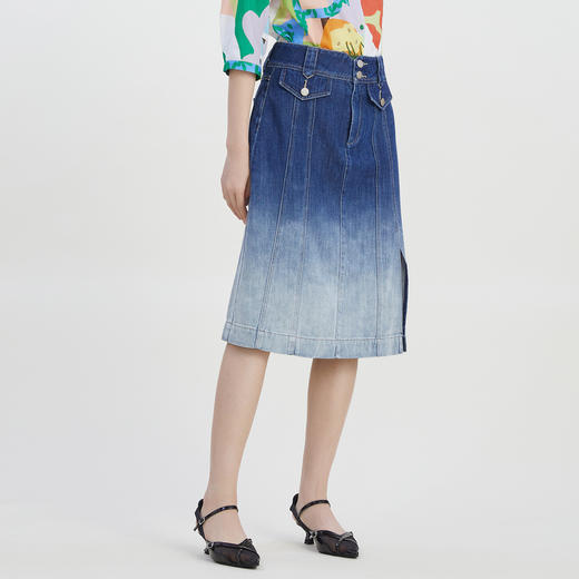 谜底牛仔半身裙女2023夏季新款水洗渐变色A型长款牛仔裙232MB0554 商品图3