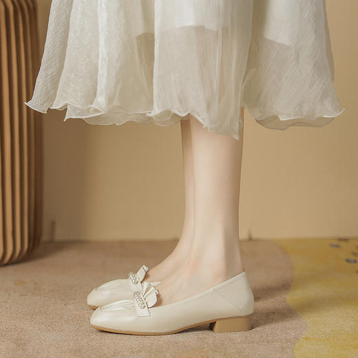 「三款配色！法式复古风」浅口粗跟单鞋女春夏季新款褶皱奶奶鞋女软皮温柔单鞋女 商品图1