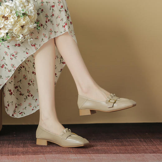 「三款配色！简约设计」方头粗跟单鞋 女春夏新款方扣褶皱浅口中跟奶奶鞋女工作鞋 商品图2