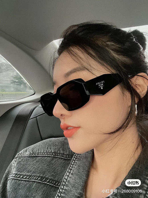 𝐩𝐫𝐚𝐝.𝐚 墨镜🕶️ 商品图7