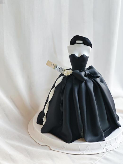 小黑裙 · 奶油蛋糕 商品图1