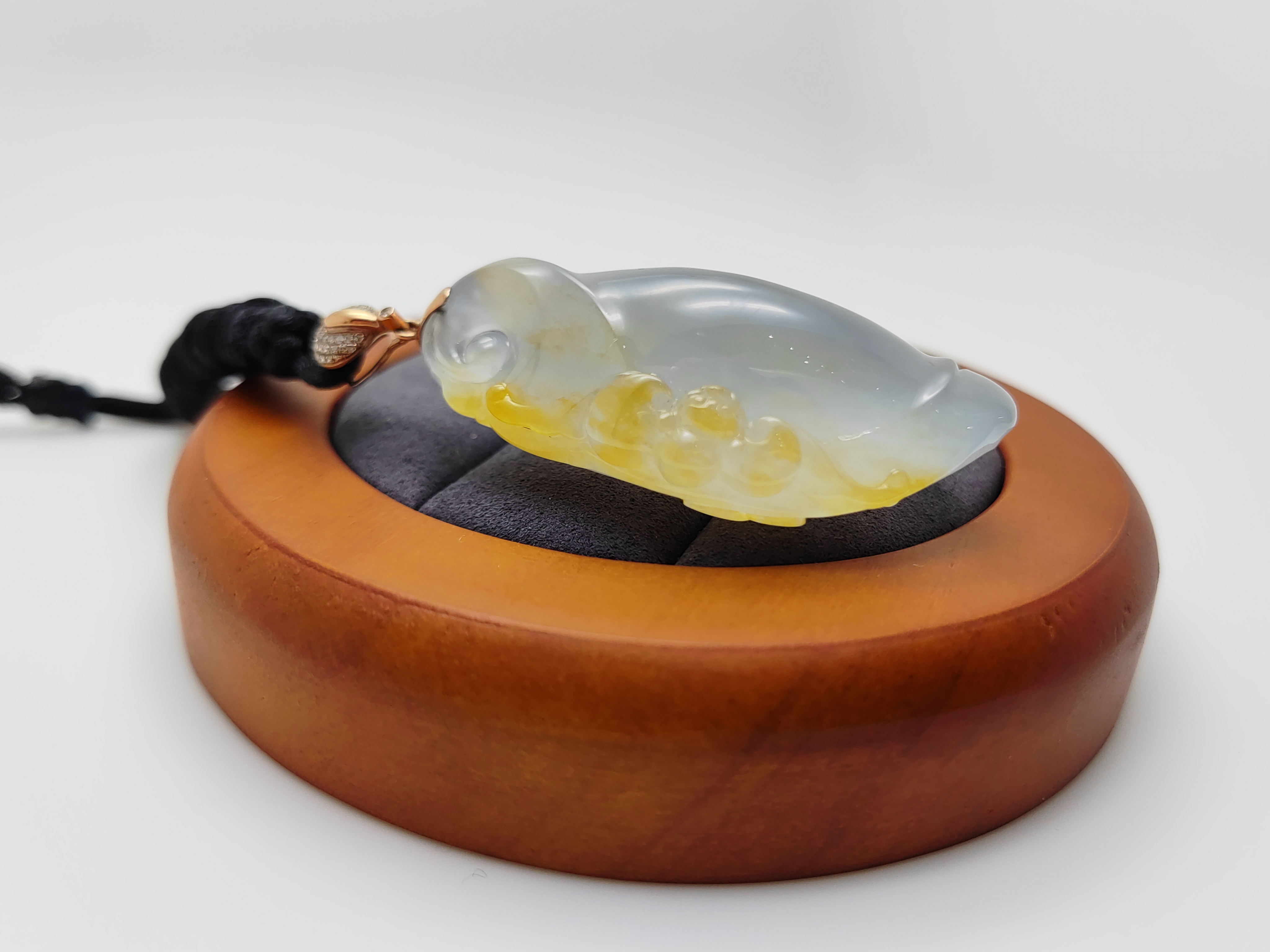 精美雕工黄翡如意