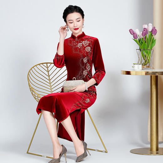 MLY-60971新款立领改良金丝绒旗袍喜婆婆婚宴连衣裙 商品图1