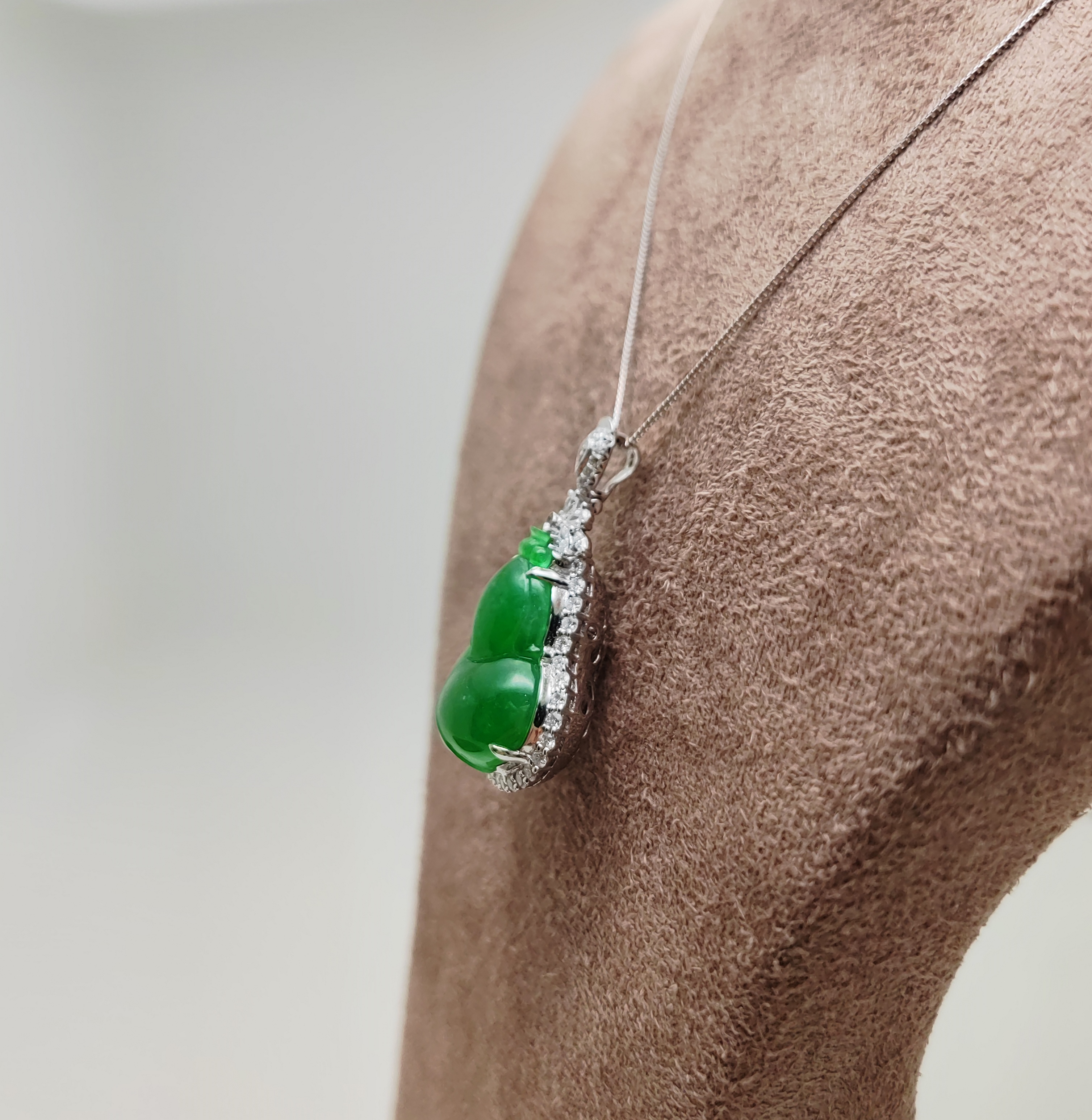 翡翠 绿如意吊坠