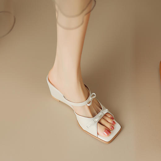 新款度假风，平头坡跟蝴蝶结凉拖HBP-5277 商品图9