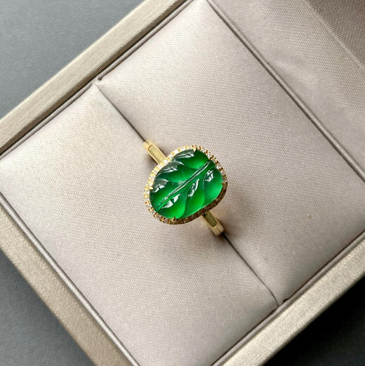 高冰种阳绿翡翠叶子戒指18k黄金钻石镶嵌 商品图0