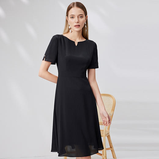 EITIE爱特爱大方简约高级感黑色收腰连衣裙通勤时尚气质夏新款B07170 商品图1