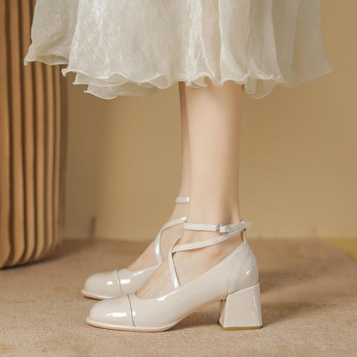 「两色可选！法式小香风」高跟鞋女玛丽珍鞋2023年夏季女鞋 新款仙女风一字扣浅口粗跟单鞋女 商品图0