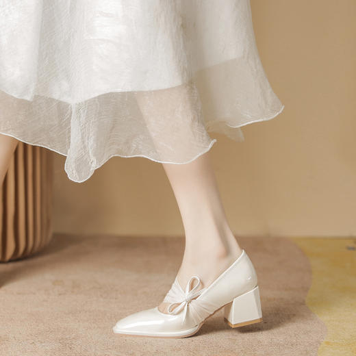 「两款配色！玛丽珍鞋」2023年春夏季新款方头粗跟蝴蝶结高跟鞋女漆皮浅口单鞋女 商品图1