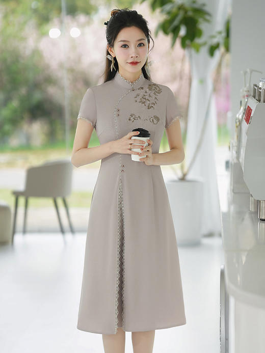 【紫华】夏季新款，优雅纹理复古绣花改良日常A摆旗袍连衣裙XGT-Q23046 商品图2