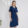 EITIE爱特爱气质V领高级感缎面蓝色收腰连衣裙通勤显瘦夏季新款B07132 商品缩略图1