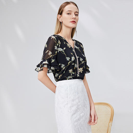 EITIE爱特爱复古法式优雅印花V领直筒短袖雪纺上衣显瘦夏季新款B13126 商品图2