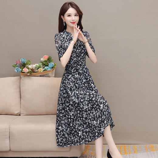 QYM 2B23028-1-L印花简约修身时尚雪纺裙V领休闲连衣裙 商品图2