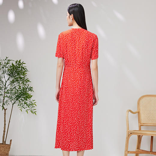 EITIE爱特爱夏季新款气质印花V领销售收腰连衣裙7007744 商品图4