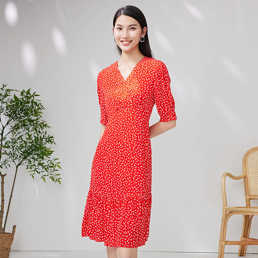 EITIE爱特爱夏季新款修身显瘦优雅V领印花连衣裙7007742 商品图1