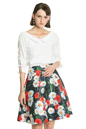 FIVE PLUS（5+） V型领镂空中袖上衣 3102