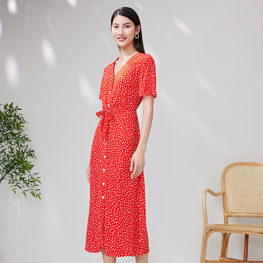 EITIE爱特爱夏季新款气质印花V领销售收腰连衣裙7007744 商品图2