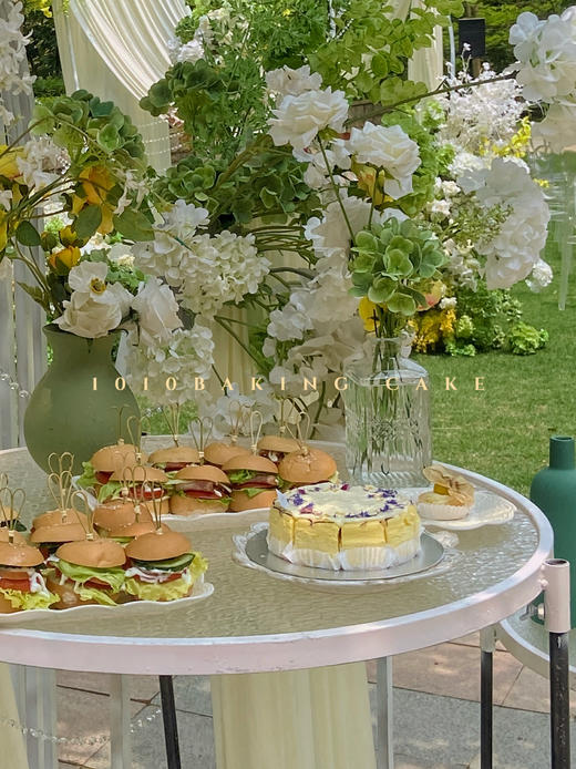 「惠州白鹭湖喜来登酒店」户外草坪婚礼甜品台案例 商品图1