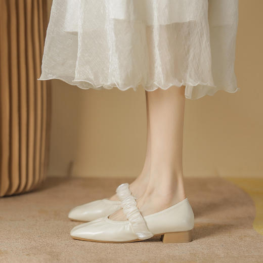 「两款配色！简约设计」方头粗跟单鞋女夏季简约褶皱浅口中跟奶奶鞋女工作鞋 商品图0