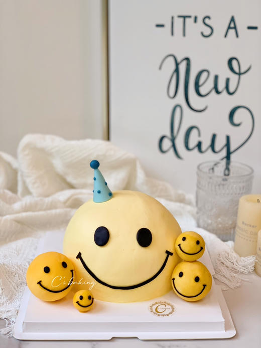 Be Happy微笑/笑脸 忌廉蛋糕【半翻糖蛋糕需提前2天预订】（默认自提，收费配送请联系客服） 商品图0