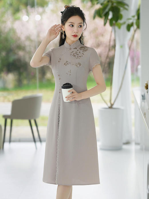 【紫华】夏季新款，优雅纹理复古绣花改良日常A摆旗袍连衣裙XGT-Q23046 商品图1