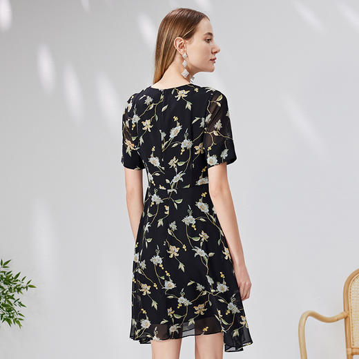 EITIE爱特爱时尚优雅法式印花大方圆领a字连衣裙显瘦通勤夏新款B07156 商品图4