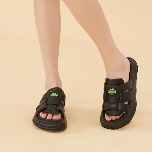 Safiya/索菲娅 2023夏季新品IP炸毛兔溶解底编织露趾休闲一字拖鞋SF32110019 商品图9