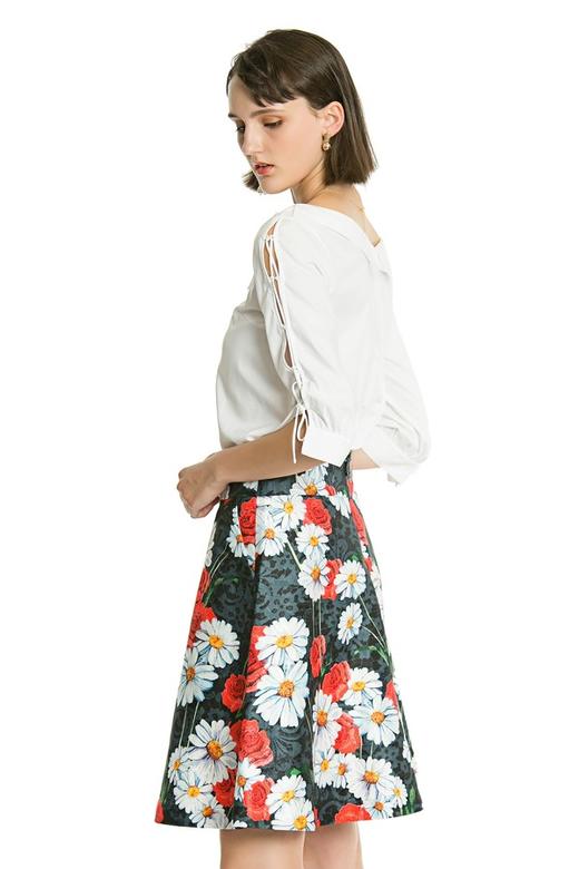 FIVE PLUS（5+） V型领镂空中袖上衣 3102 商品图1