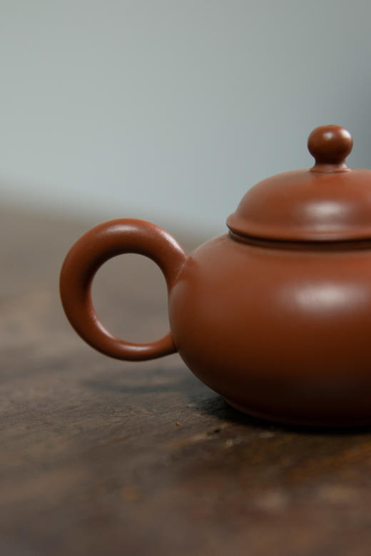 潮州朱泥手拉水平壶 佘慕君款 商品图2