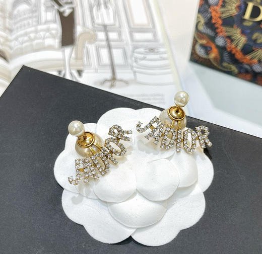 DIOR迪奥JADIOR大小珍珠耳钉耳环 商品图2