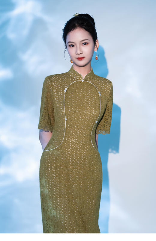 荷言GL 思远道 草绿色藤蔓纹蕾丝旗袍古典优雅风 商品图3