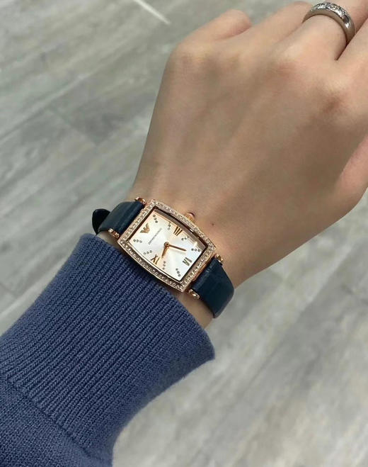 新款来啦～太好看啦！！🤩EMPORIO ARMANI阿玛尼女士手腕表钢表，AR11469藏蓝色方糖环钻 商品图3