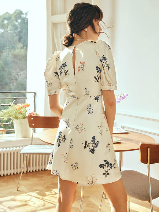 OLrain欧芮儿法式碎花缎面连衣裙女夏季2023年新款收腰小个子裙子 商品图2