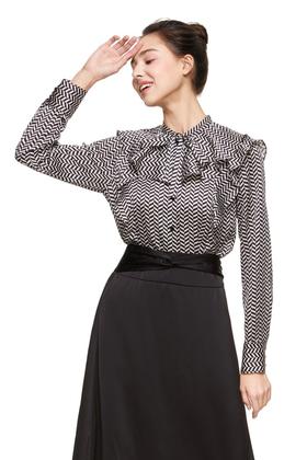 ELLA JADE 黑白人字纹荷叶边上衣 8837