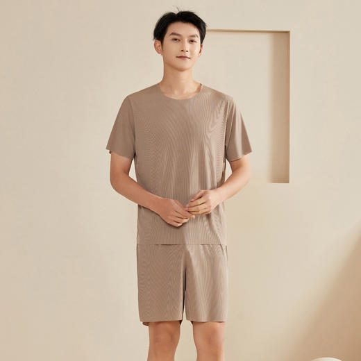 【休闲时尚❗️网红宽松情侣睡衣两件套】透气凉爽，懒人套装，穿着舒适，清新透气，凉凉套装懒人，冰丝质地，外穿家居服都可以，冰爽夏季休闲 商品图4