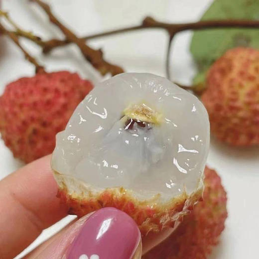 桂花香荔枝：细腻嫩滑 肉质厚实，像一颗蜜糖炸弹，浓郁的荔枝香甜·沁人心清润淡香鲜甜，汁水丰盈，晶莹剔透，一打开淡淡的清香！清凉又甜蜜！空运进京，一箱2.5斤 商品图0