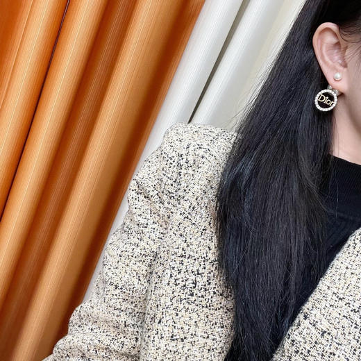 DIOR迪奥大小珍珠字母耳钉耳环 商品图2
