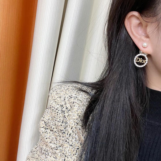 DIOR迪奥大小珍珠字母耳钉耳环 商品图0