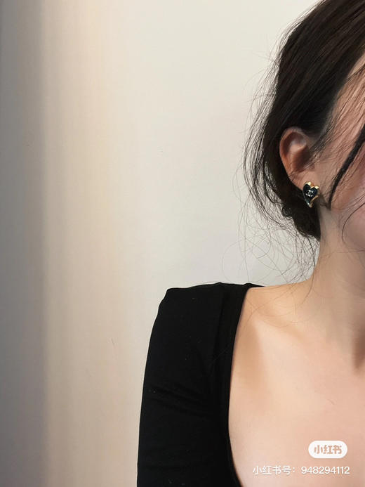 CHANEL香奈儿2022 桃心耳钉耳环 商品图1