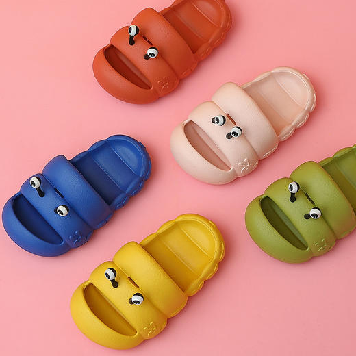 【卡通可爱！毛毛虫拖鞋】可爱毛毛虫儿童拖鞋夏季男童女童小童防滑软底防撞宝宝卡通凉拖鞋-QQ 商品图1