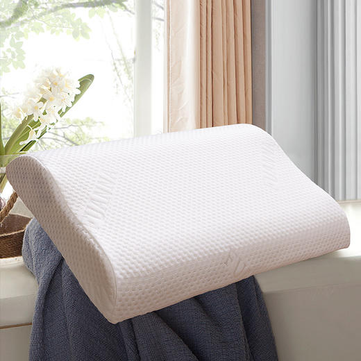 富安娜 典雅泰国进口乳胶枕 商品图0