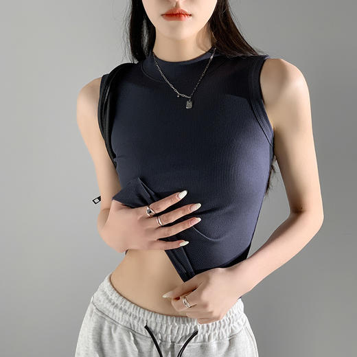 【买1送1】无袖圆领螺纹背心  两侧双锁边遮副乳 弯腰不走光 外穿内搭 一件搞定 自由舒适 商品图7