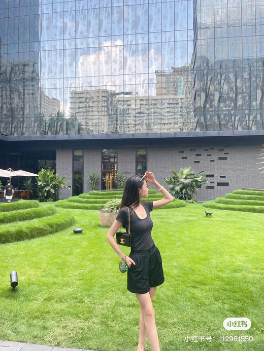 凯旋门链条腋下包黑金 商品图3